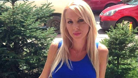 Волната Пеперуда Кати чукна 44 без сценични трепети