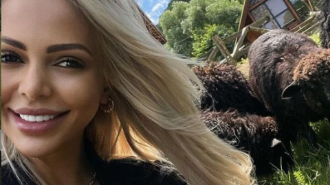 Гореща!Жанета Осипова не остави нищо на въображението(Снимки)