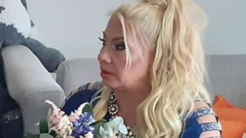 57-годишната чалга легенда Петра вдигна сватба (Снимки)