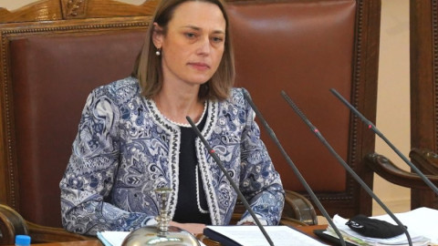 Сладък пост в Брюксел разделя Ива Митева от мъжа й!