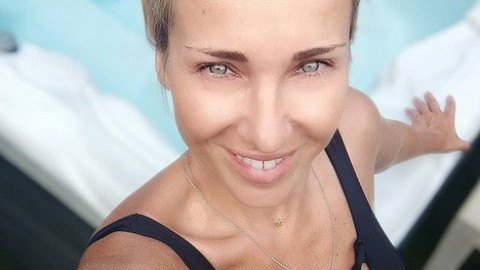 Алекс Раева разкри истината за слънчевия си загар!