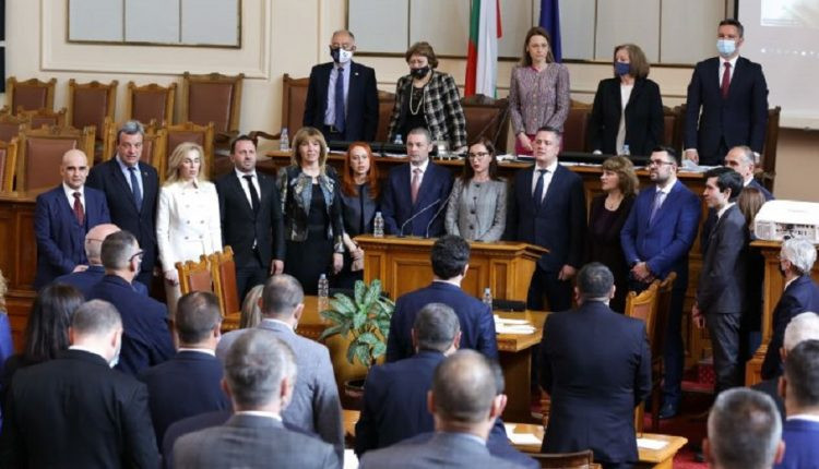 Новата порция „калинки” кацна в парламента – измамници и бандити вече са депутати
