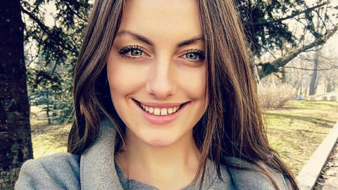 Феновете се тюхкат: Язък! И последната натурална миска се окепази