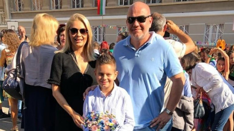 Тишо на Венета Райкова се превърна в типичен чичка