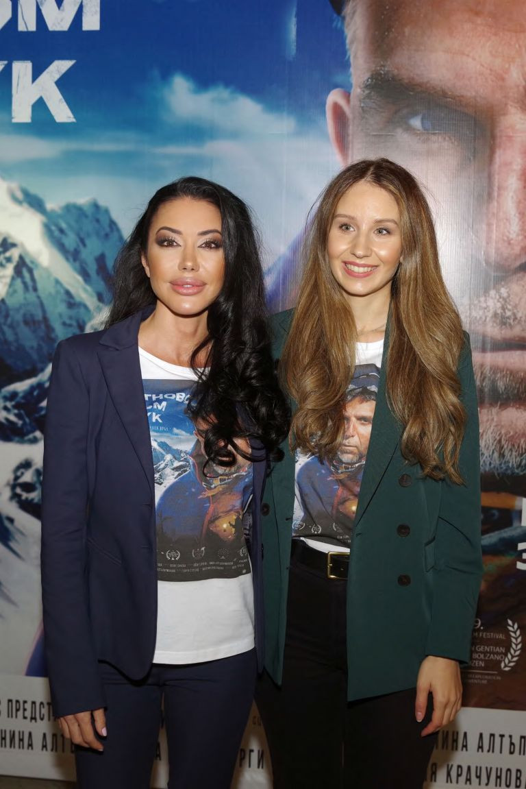 AT THE TOP FOREVER! More than 700 people honored the double premiere of 