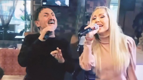 Джулиана Гани закъса за пари и запя по кръчмите!