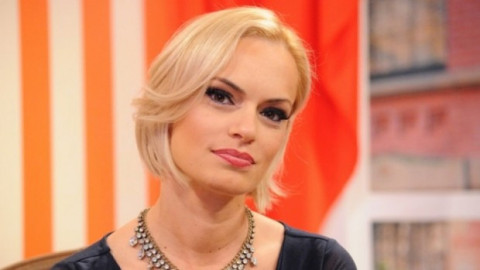 Ива Екимова се „пипна“ с филъри на 46
