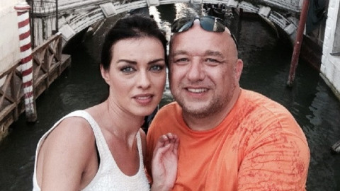 Кралев и хубавата Вики вдигат сватба