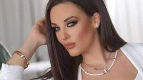 Щерката на Глория сгази лука!Феновете я вдигнаха на балон