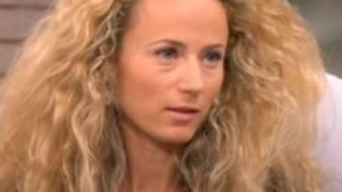 Какво се случва с ангелогласната Деси Добрева?