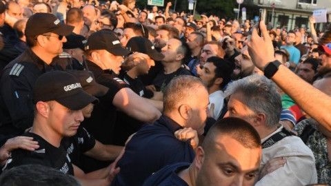 Истината за боя пред НС вчера се оказа повече от скандална. Разкри я Христо Терзийски