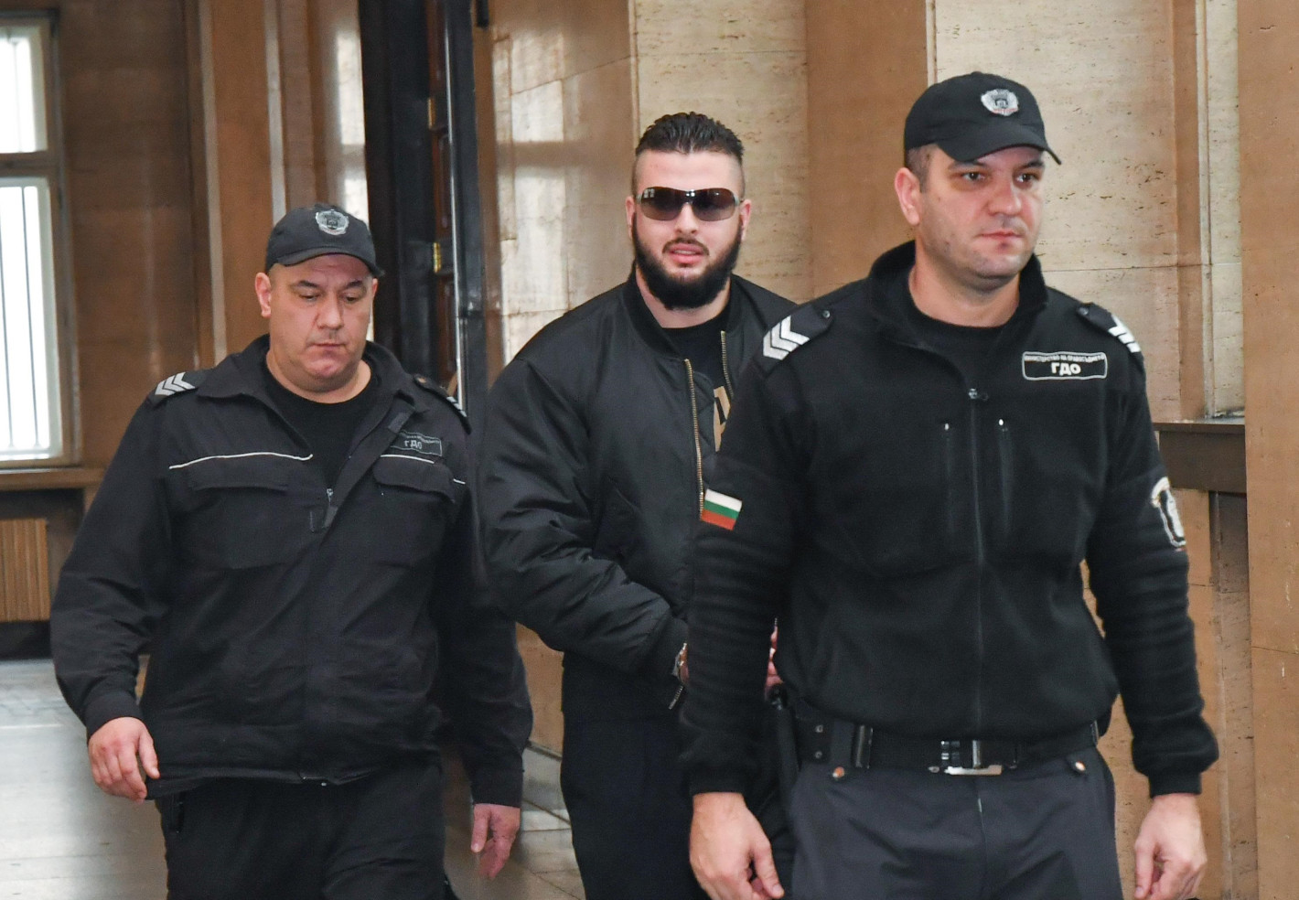 Бащата на убиеца Йоан Матев му помогнал да офейка с…