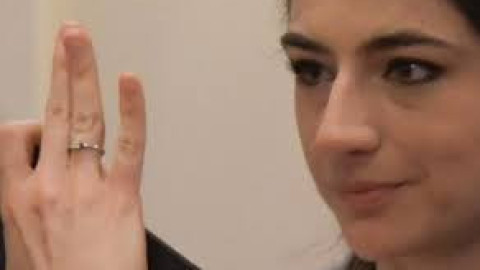 Лена Бориславова се кротна при годеника си