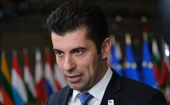 ИЗСЛЕДВАТ ЛИ ШОФЬОРИТЕ НА ДЪРЖАВАТА ЗА АЛКОХОЛ, НАРКОТИЦИ И ПСИХИЧНИ ОТКЛОНЕНИЯ - ТЕ ПЪК НЯМАЛИ ШОФЬОРСКИ КНИЖКИ И СТАЖ ПО СПЕЦИАЛНОСТТА