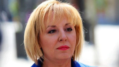 „Принципната“ Мая Манолова зачеркна с лека ръка принципите си в името на интереса