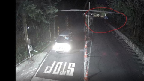 НА ГКПП МАЛКО ТЪРНОВО МИГРАНТИ ОТ ТУРЦИЯ МИНАВАТ С ПОМОЩТА НА ГРАНИЧНИ ПОЛИЦАИ! МВР Е СЕЗИРАНО, НО СЛУЧАЯТ Е ПОТУЛЕН! (ВИДЕО)