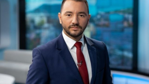 Антон Хекимян не се отдели от новинарите цяла вечер