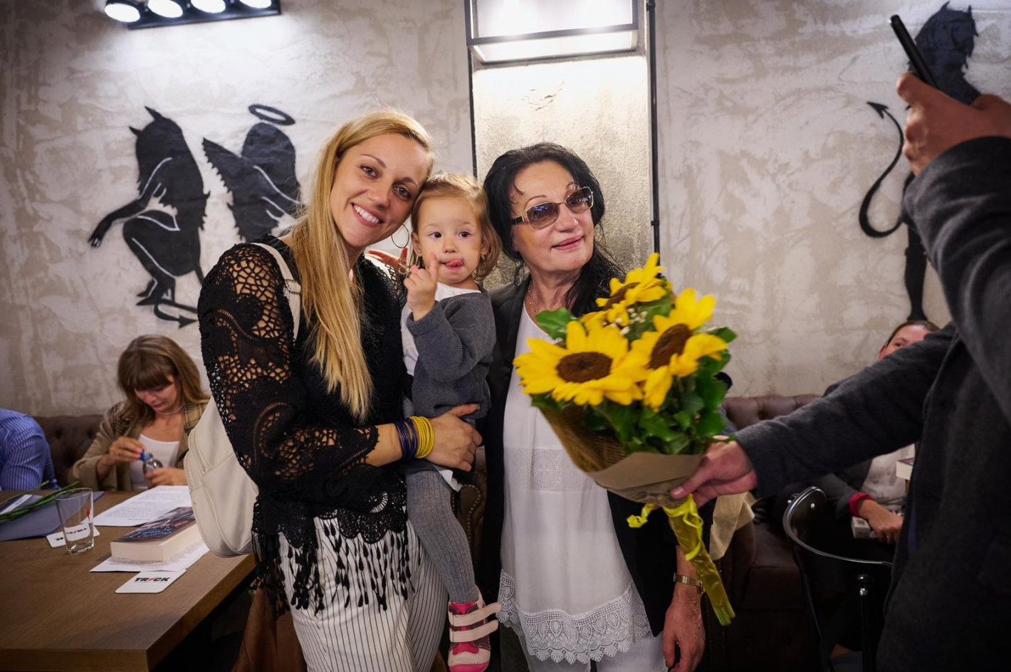 Анна Заркова предостави веществено доказателство, че журналистиката е жива - Снимка 6