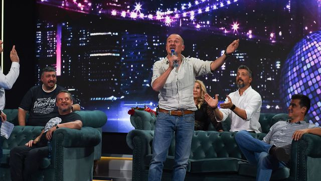 Гала като зомбирана: Стефан я взе за „златната кокошка“