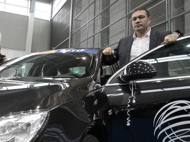 Кубрат позира с новата си кола