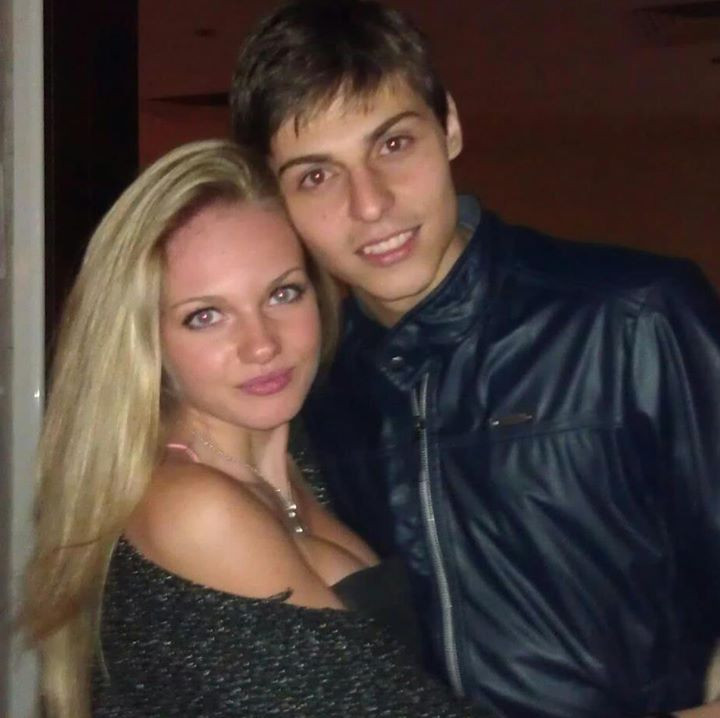 Нанси предложи на гаджето си 