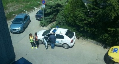 Блъснаха джипа на манекенката край столичен клуб