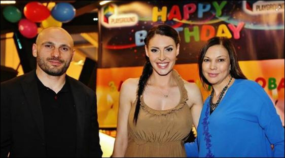 Бременната Юлиана Дончева сияе покрай бебето