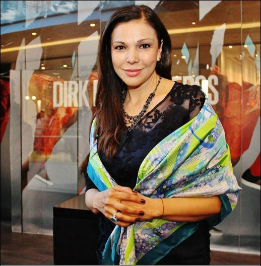 Юлиана Дончева роди наследник на Стъки