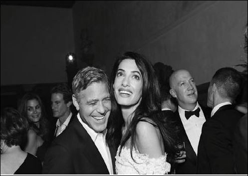 Изтекоха неизвестни снимки от сватбата на Джордж Клуни и Амал 