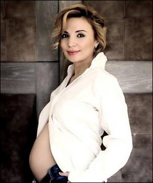 Бременната Ирина Тенчева се глези със сладкиши