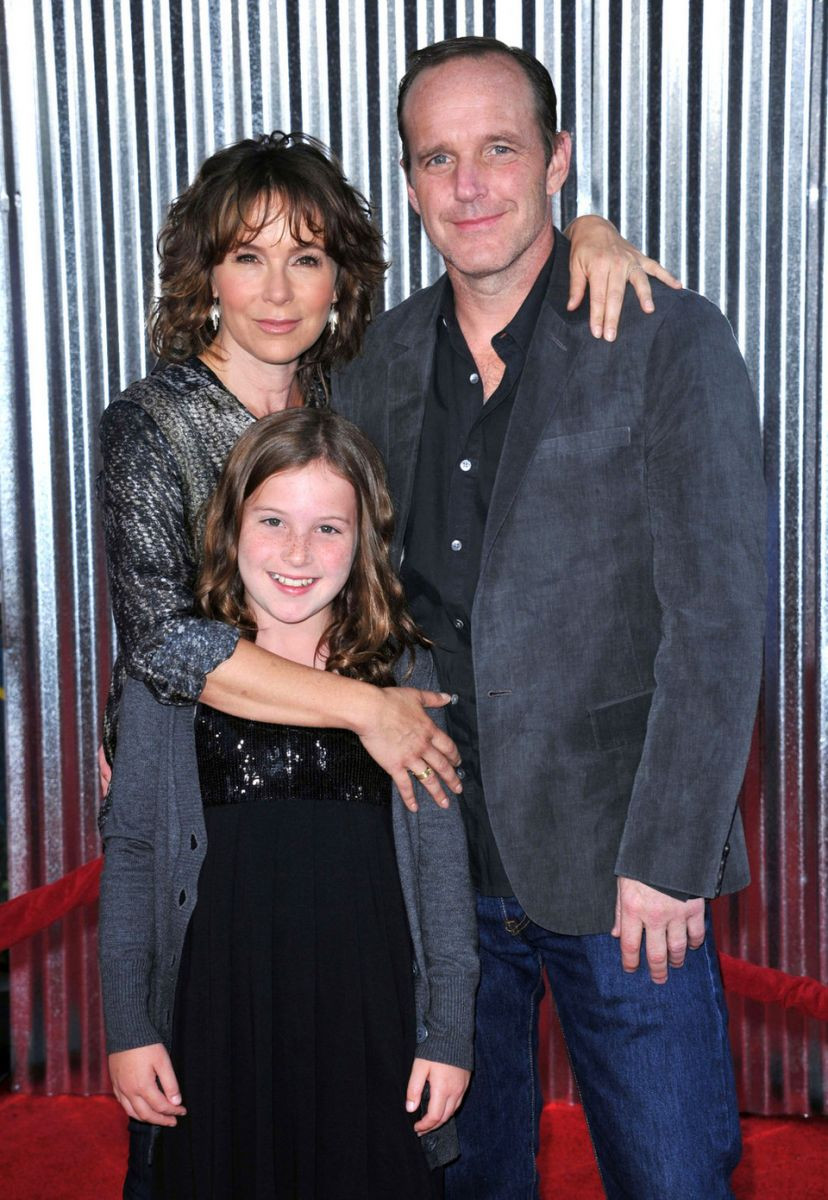 jennifer-grey-family-enjoy-a-night-out-4-960x1391