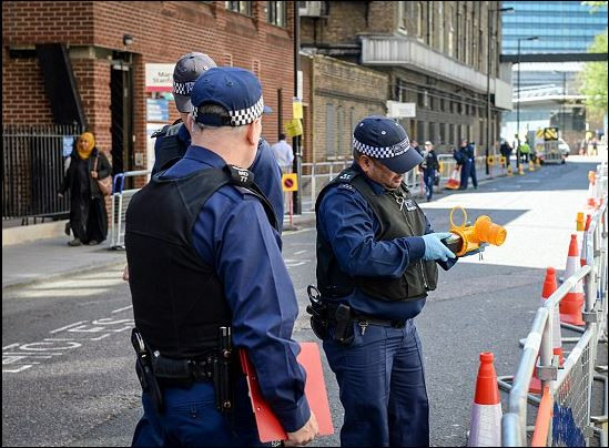 Полицията отцепи клиниката в Лондон