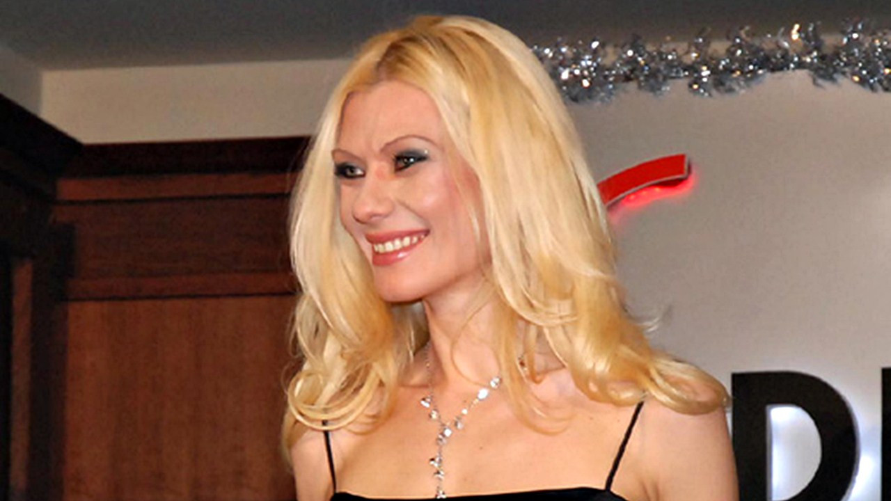 Алтернативната Елена Ангелова