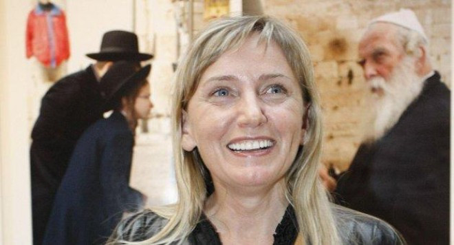 Елена Йончева в очакване на щъркела!