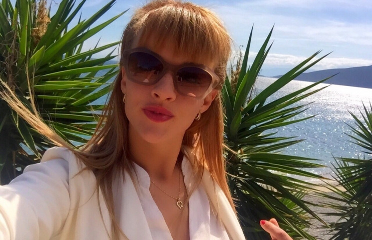 Елена Добрикова избяга в Гърция
