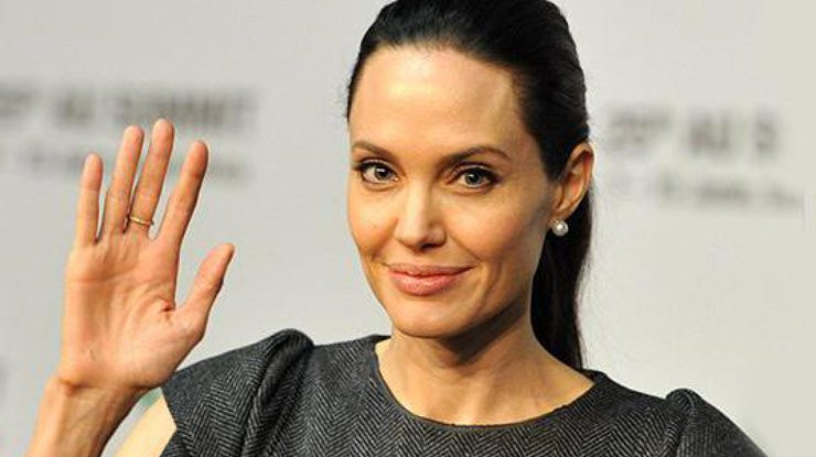 Анджелина Джоли се стопила от душевни терзания