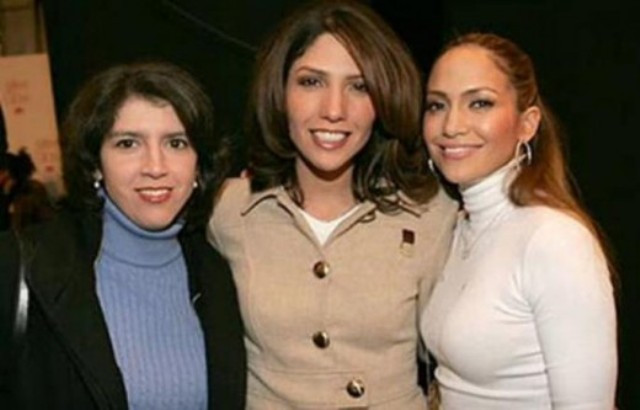 Дженифер Лопес с двете си сестри