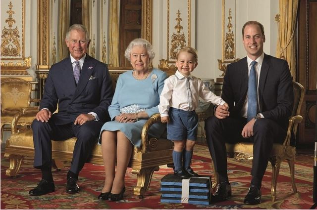 Кралица Елизабет със своите наследници
