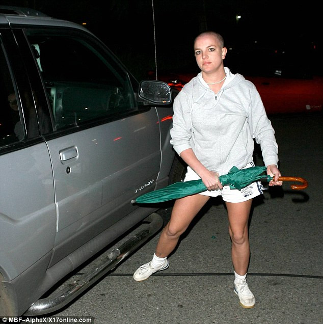 Бритни Спиърс се дрогира и спи по паркингите