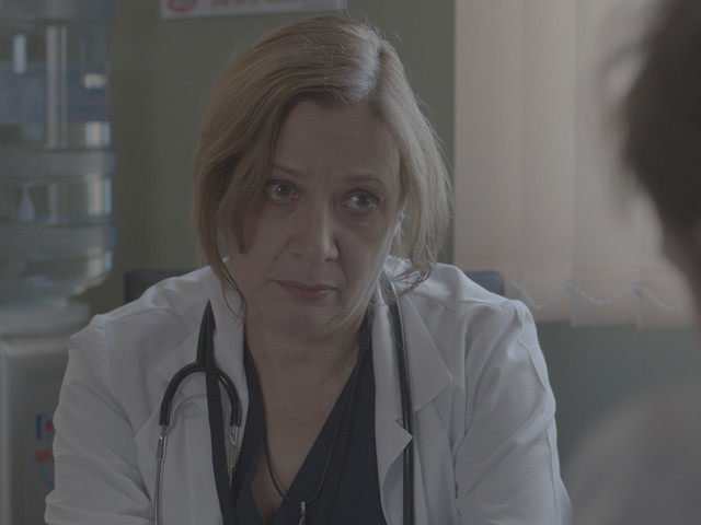 Янина Кашева като д-р Кръстева в "Откраднат живот"