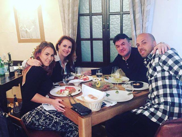 Мария Петрова чества семейно именния си ден
