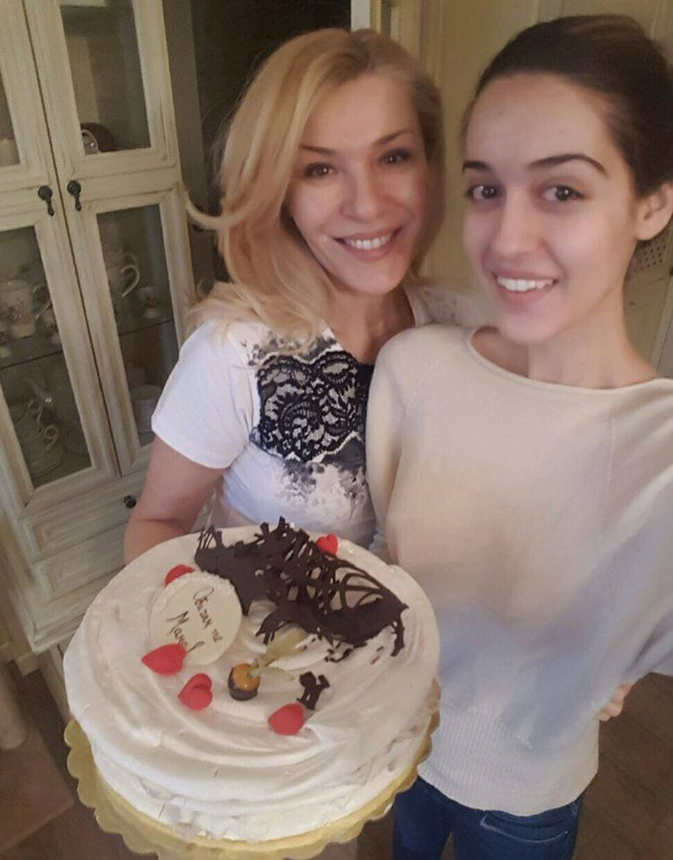 Гала бе обсипана с любов