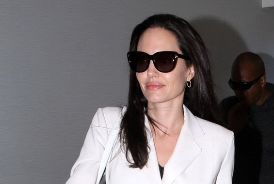 Анджелина Джоли сияе след развода