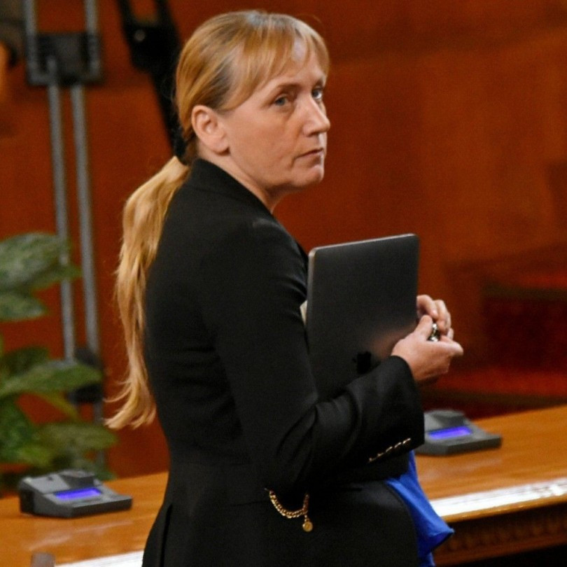 Елена Йончева