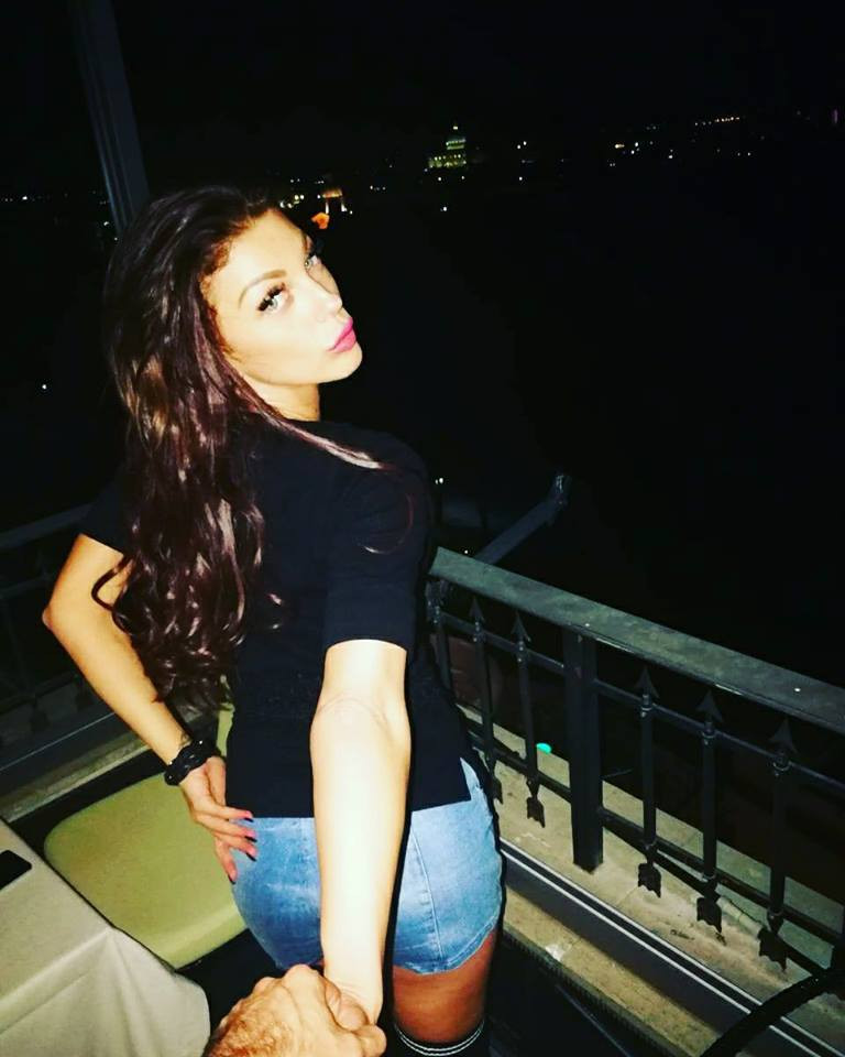 Емануела на романтична ваканция с новия си в Рим (ФОТО) - Снимка 2