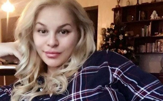 Деси Слава роди с астролог