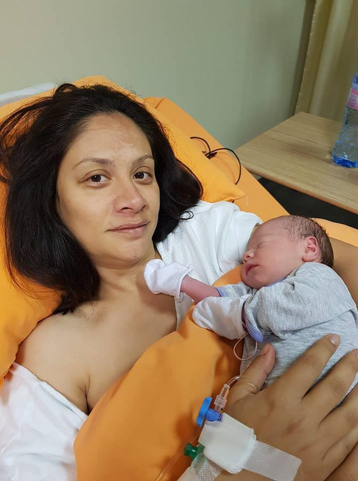Мариана не пропусна да благодари на екипа помогнал при раждането сн. Фейсбук