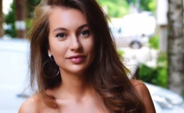 Никол Станкулова се върна на работа все така ослепителна