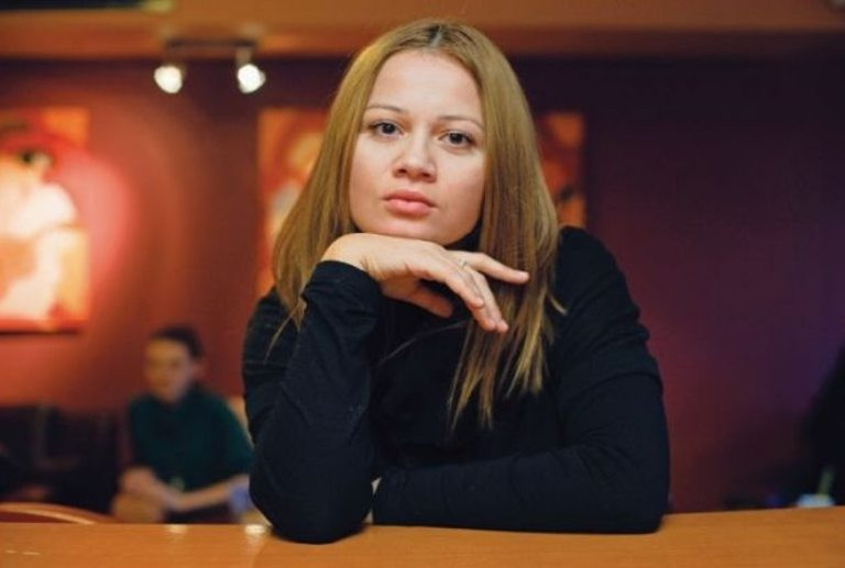 Бившата на Деян Донков отново е сингъл! (Анастасия Ингилизова се оказа двойна баджаначка с...)
