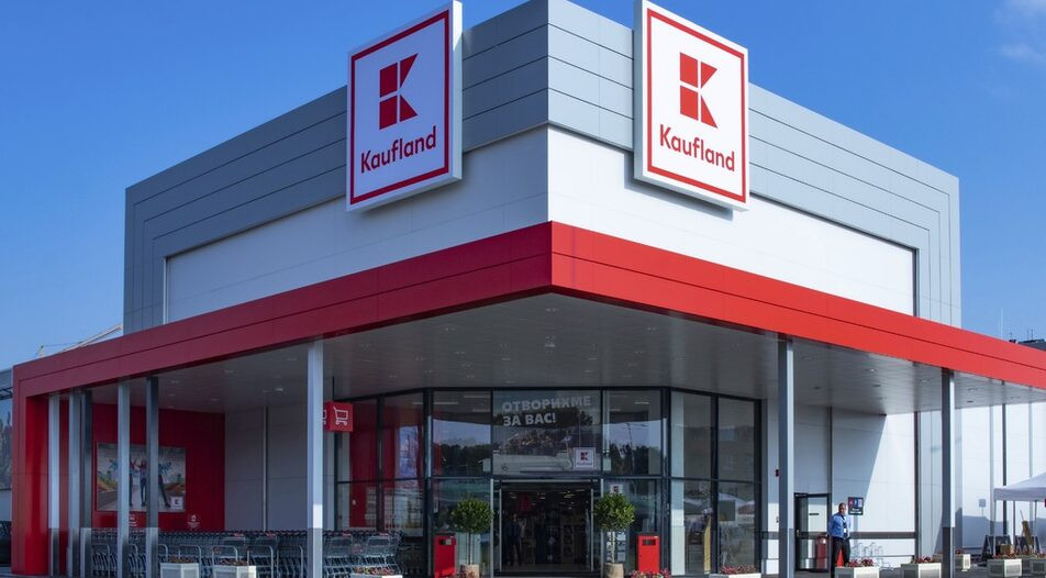 Иван и Андрей празнуваха рожден ден и имен ден… в Kaufland - Снимка 2